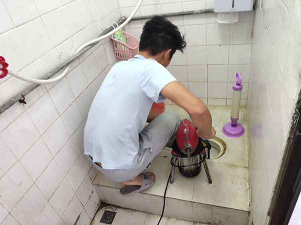 江西肥皂掉到马桶里把马桶堵住了怎么办？马桶堵住了怎么办